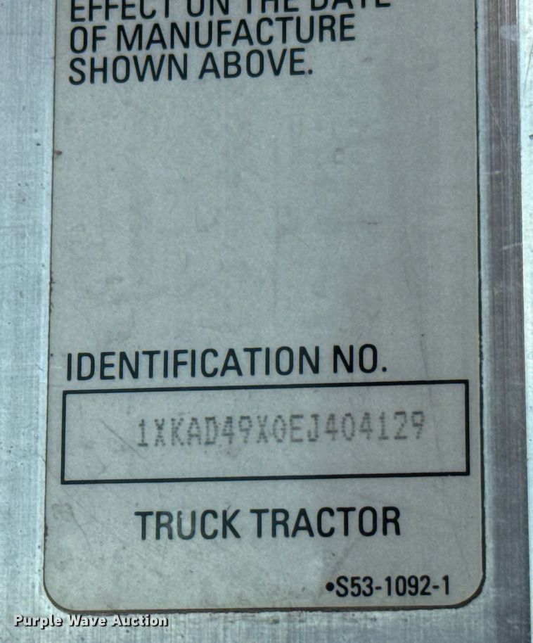 image for item NQ9622 2014 Kenworth T660 semi truck