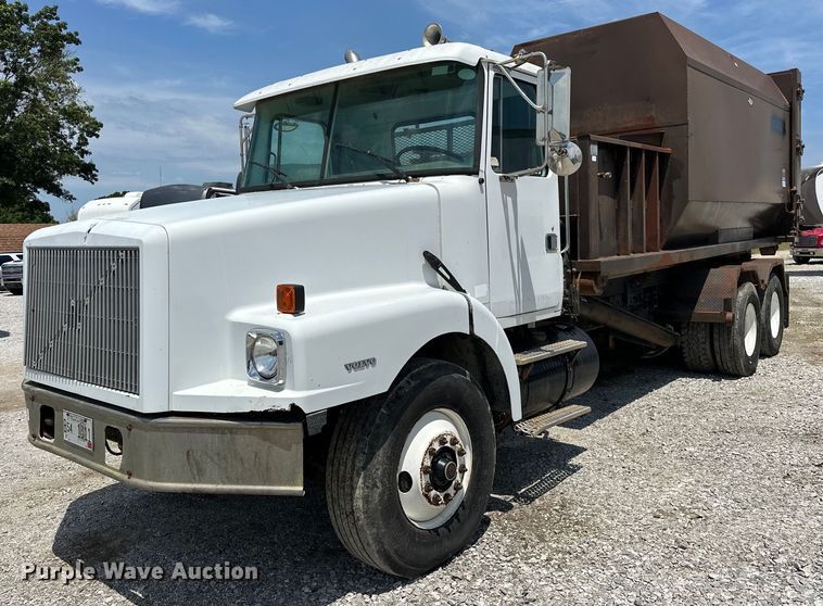 image for item NR9980 1996 Volvo  WGM roll-off container truck