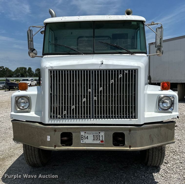 image for item NR9980 1996 Volvo  WGM roll-off container truck