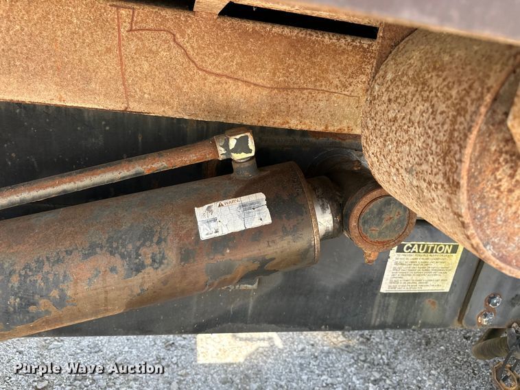 image for item NR9980 1996 Volvo  WGM roll-off container truck