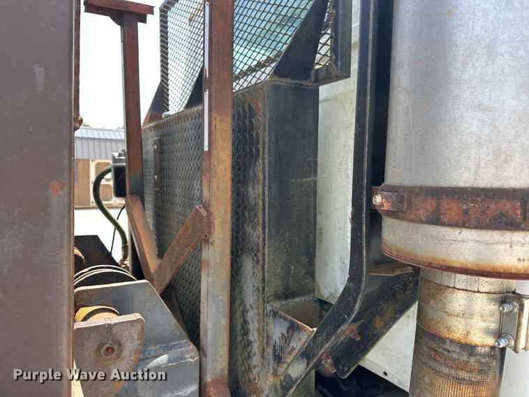 image for item NR9980 1996 Volvo  WGM roll-off container truck