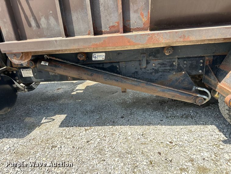 image for item NR9980 1996 Volvo  WGM roll-off container truck