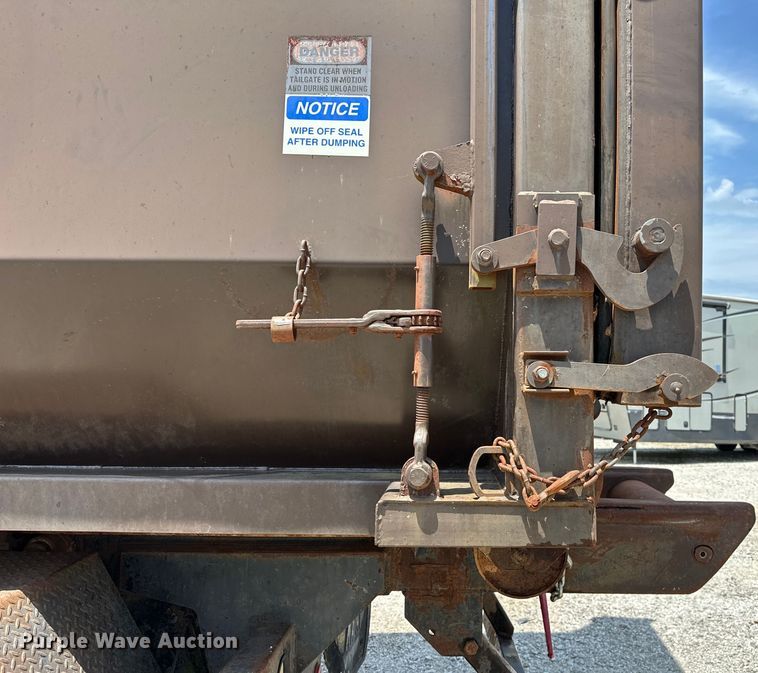 image for item NR9980 1996 Volvo  WGM roll-off container truck