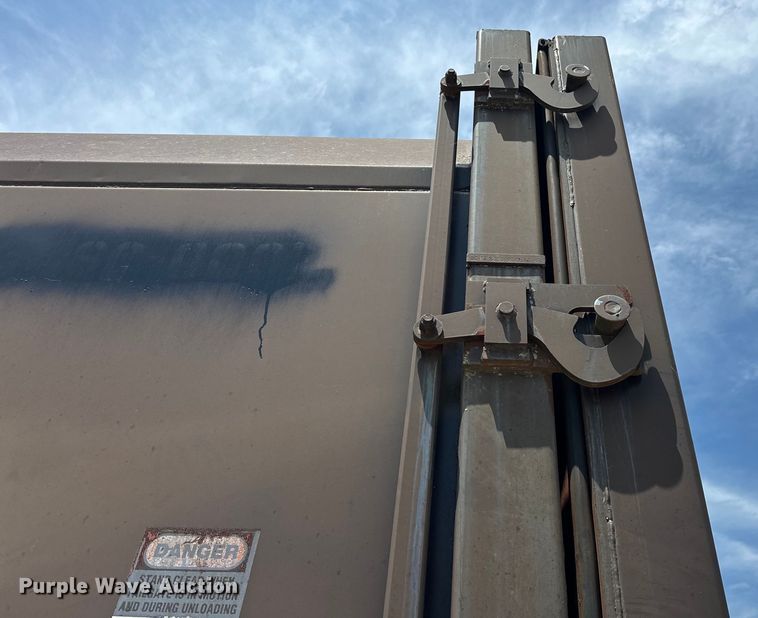 image for item NR9980 1996 Volvo  WGM roll-off container truck