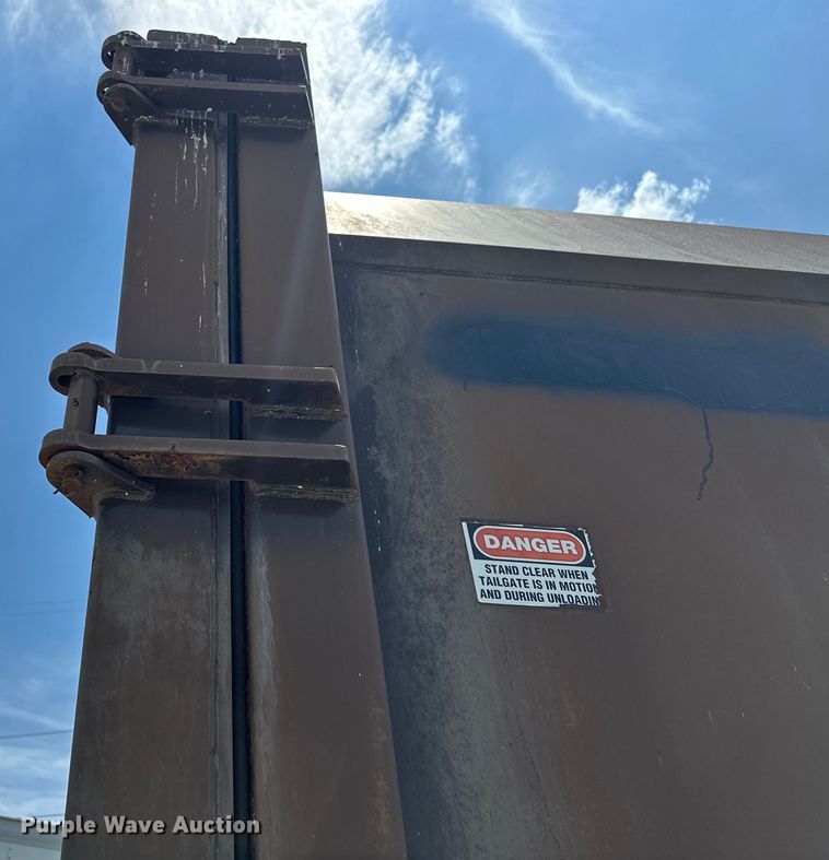 image for item NR9980 1996 Volvo  WGM roll-off container truck