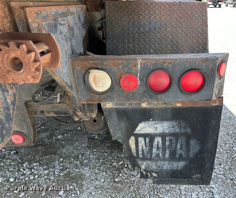 image for item NR9980 1996 Volvo  WGM roll-off container truck