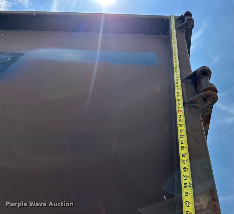 image for item NR9980 1996 Volvo  WGM roll-off container truck