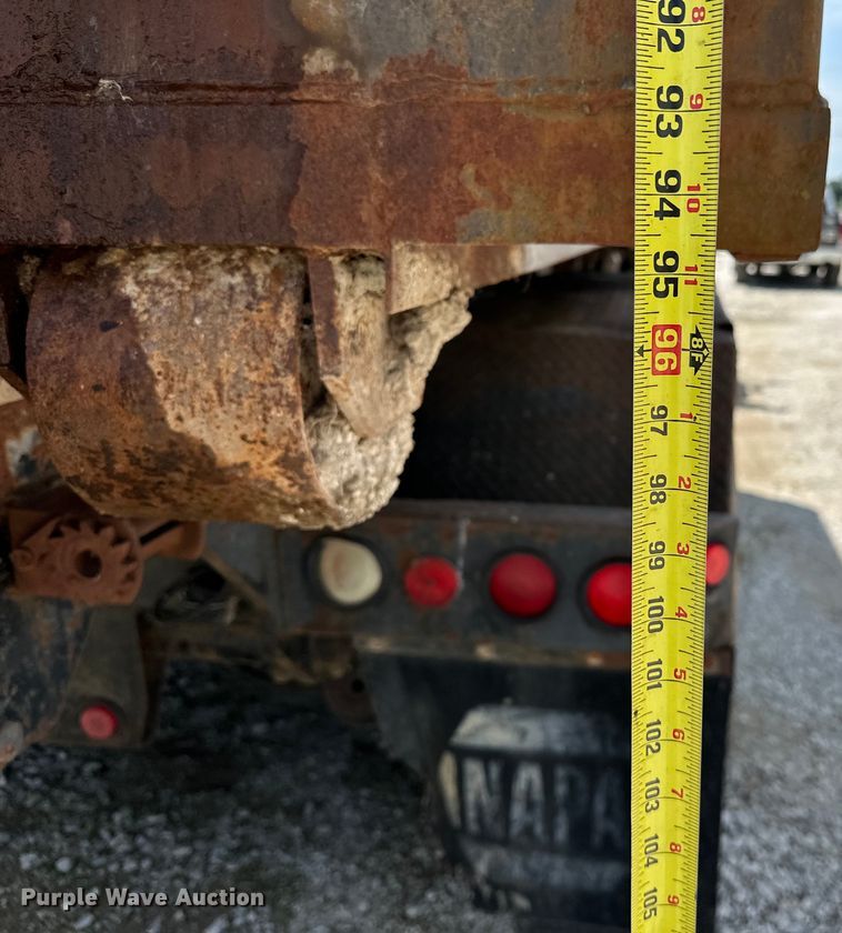 image for item NR9980 1996 Volvo  WGM roll-off container truck