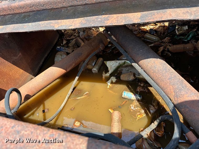 image for item NR9980 1996 Volvo  WGM roll-off container truck