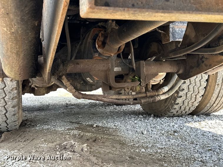 image for item NR9980 1996 Volvo  WGM roll-off container truck