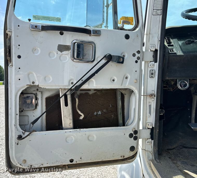 image for item NR9980 1996 Volvo  WGM roll-off container truck