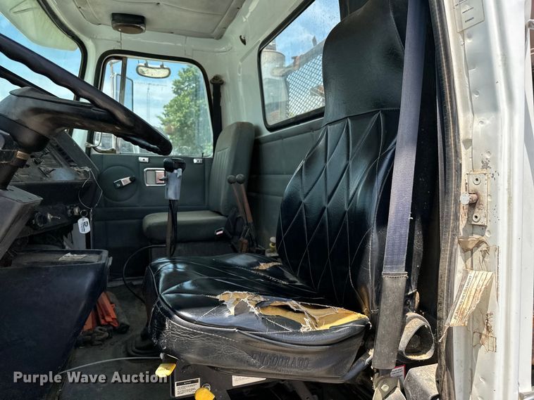 image for item NR9980 1996 Volvo  WGM roll-off container truck