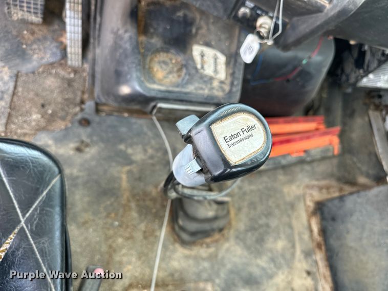 image for item NR9980 1996 Volvo  WGM roll-off container truck