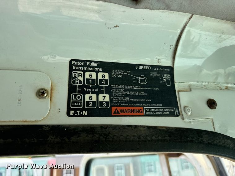 image for item NR9980 1996 Volvo  WGM roll-off container truck