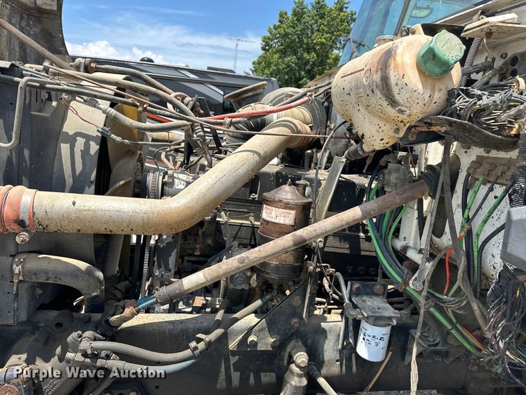 image for item NR9980 1996 Volvo  WGM roll-off container truck