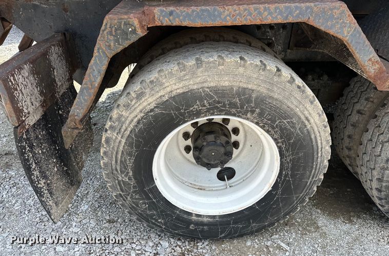 image for item NR9980 1996 Volvo  WGM roll-off container truck