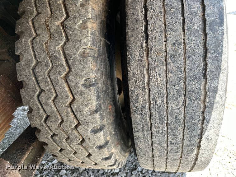 image for item NR9980 1996 Volvo  WGM roll-off container truck