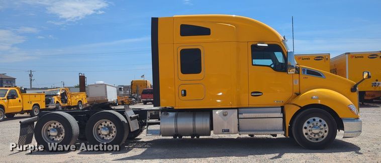 image for item NW9510 2020 Kenworth  T680 semi truck