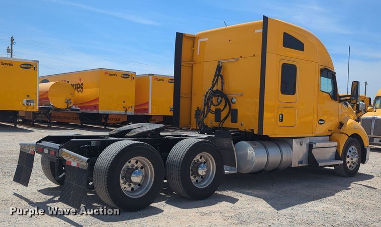 image for item NW9510 2020 Kenworth  T680 semi truck
