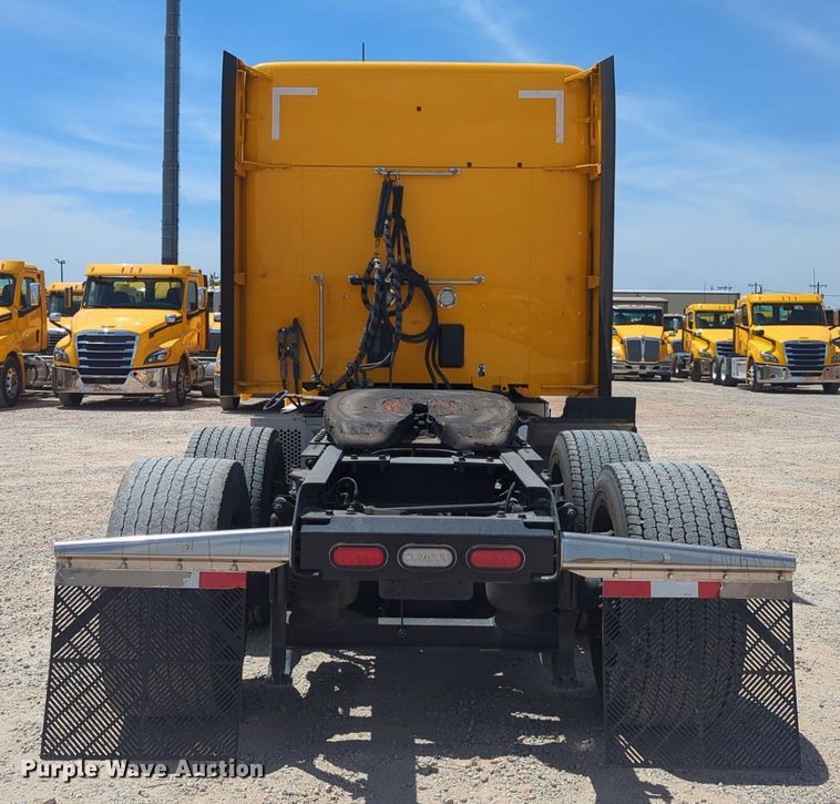 image for item NW9510 2020 Kenworth  T680 semi truck