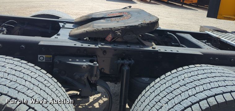 image for item NW9510 2020 Kenworth  T680 semi truck