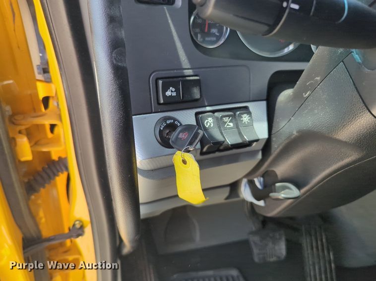 image for item NW9510 2020 Kenworth  T680 semi truck