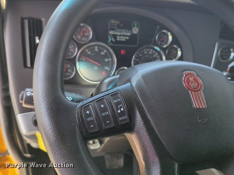 image for item NW9510 2020 Kenworth  T680 semi truck