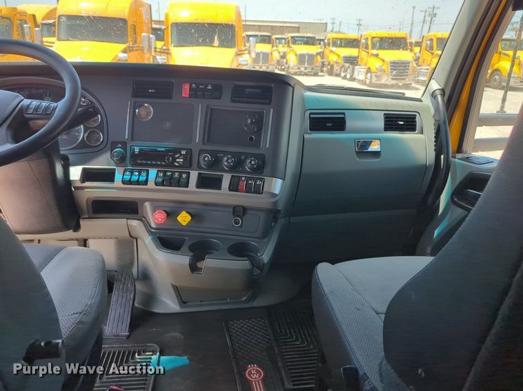 image for item NW9510 2020 Kenworth  T680 semi truck