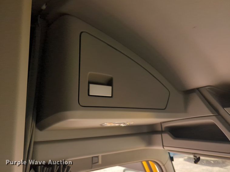 image for item NW9510 2020 Kenworth  T680 semi truck