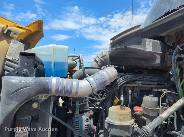 image for item NW9510 2020 Kenworth  T680 semi truck