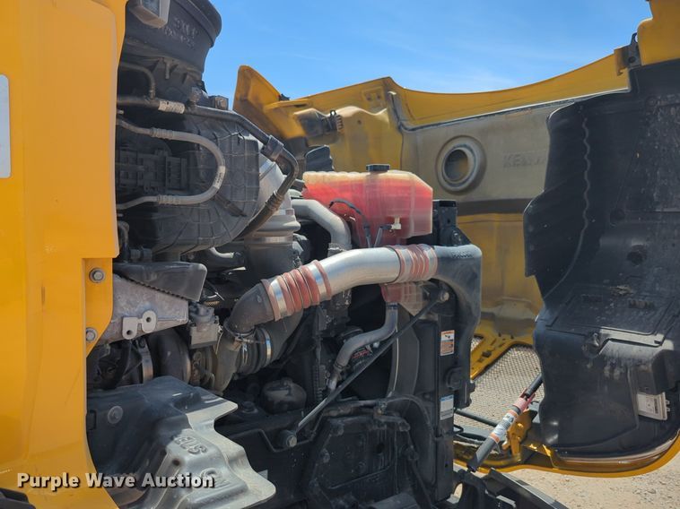 image for item NW9510 2020 Kenworth  T680 semi truck