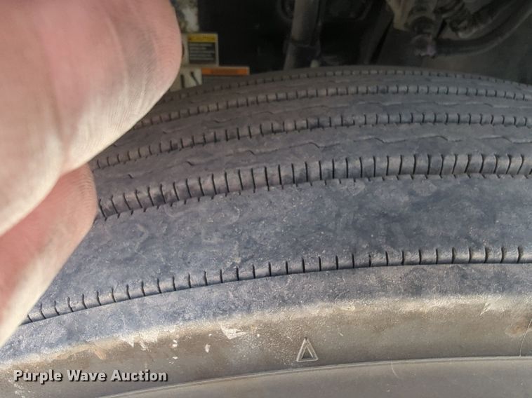 image for item NW9510 2020 Kenworth  T680 semi truck