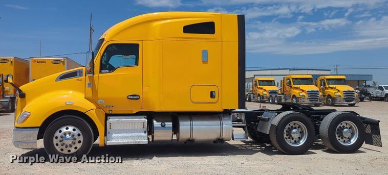 image for item NW9511 2019 Kenworth T680 semi truck