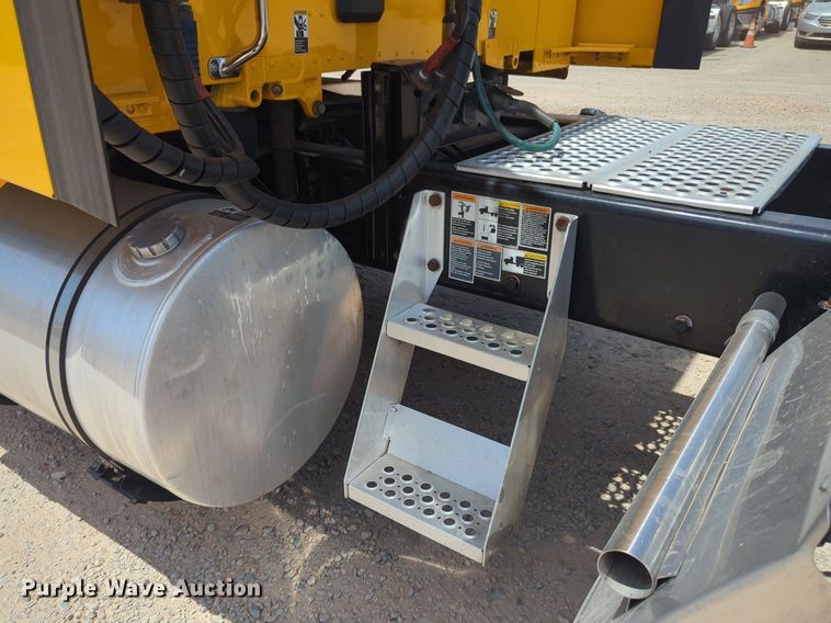 image for item NW9511 2019 Kenworth T680 semi truck