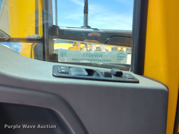 image for item NW9511 2019 Kenworth T680 semi truck