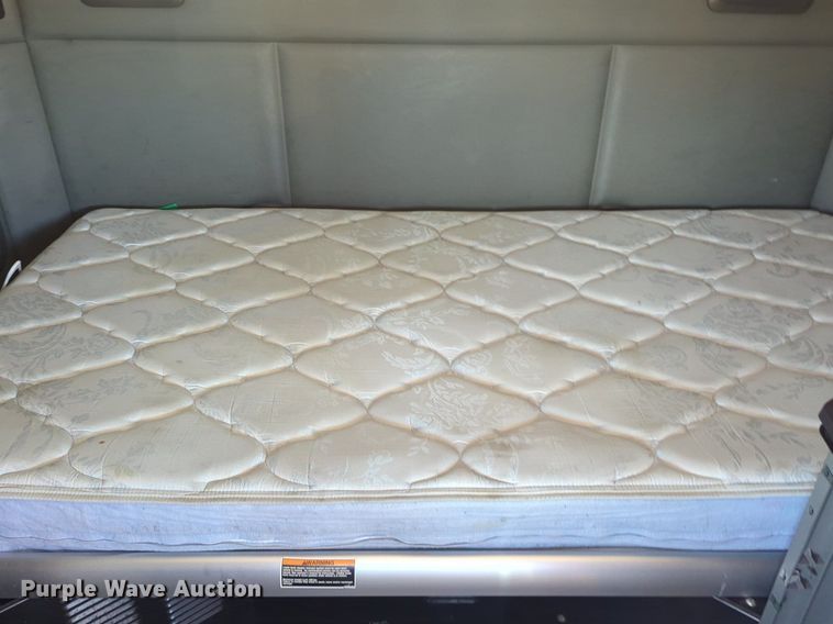 image for item NW9511 2019 Kenworth T680 semi truck