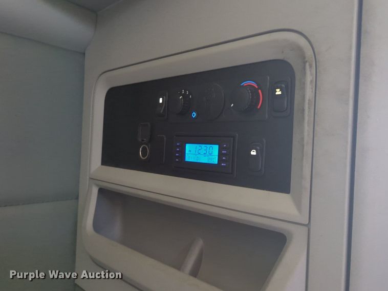 image for item NW9511 2019 Kenworth T680 semi truck