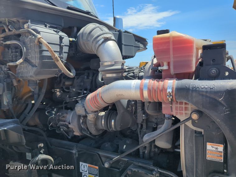image for item NW9511 2019 Kenworth T680 semi truck