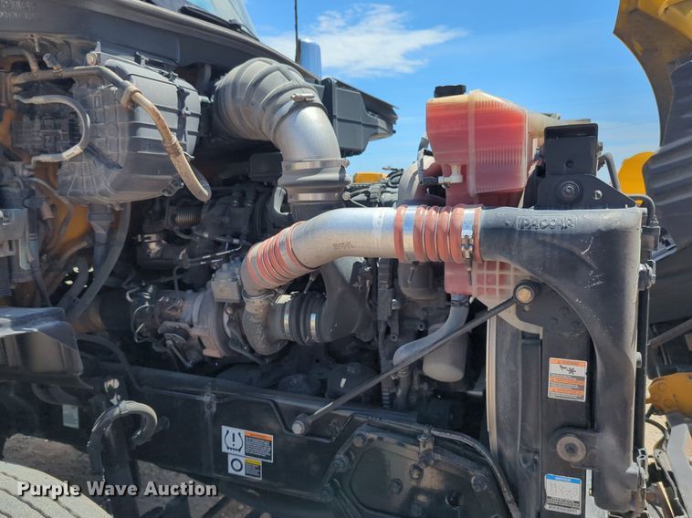 image for item NW9511 2019 Kenworth T680 semi truck