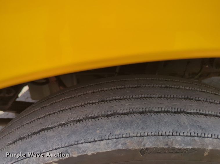 image for item NW9511 2019 Kenworth T680 semi truck