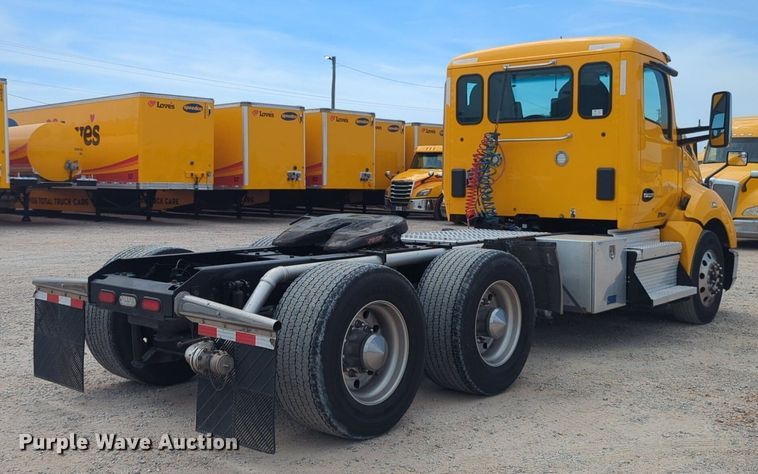 image for item NW9517 2020 Kenworth T680 semi truck