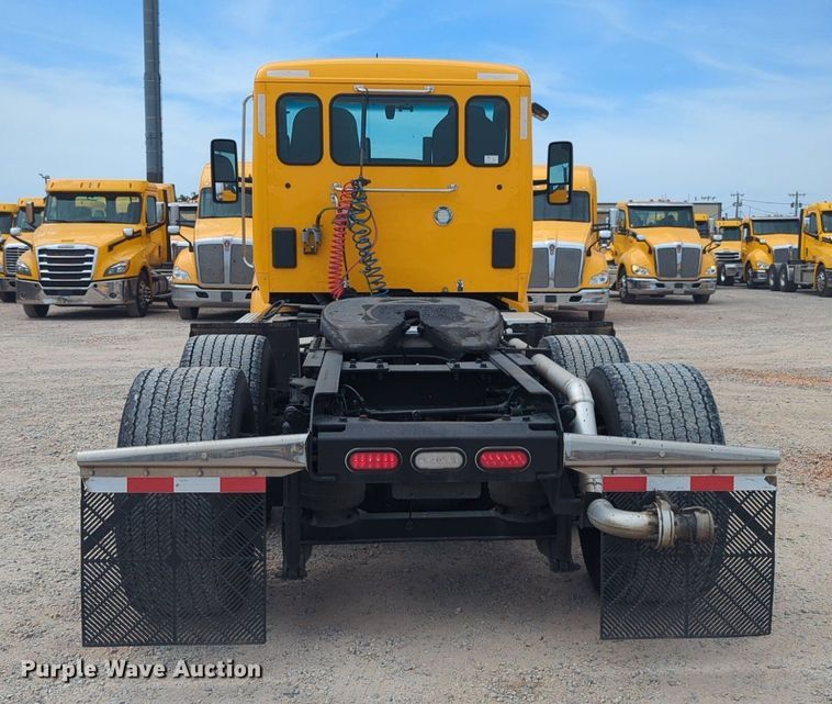 image for item NW9517 2020 Kenworth T680 semi truck