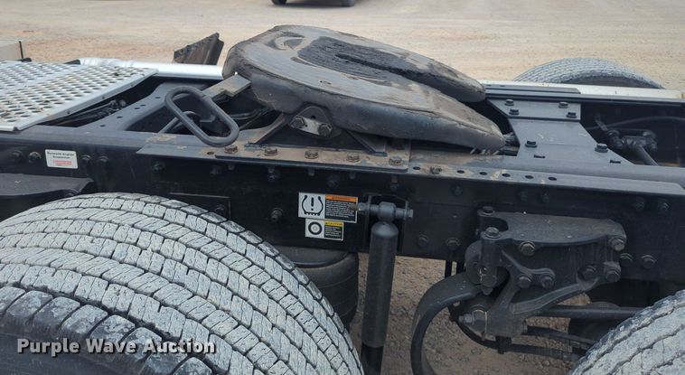 image for item NW9517 2020 Kenworth T680 semi truck