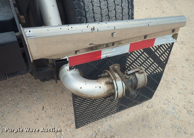 image for item NW9517 2020 Kenworth T680 semi truck