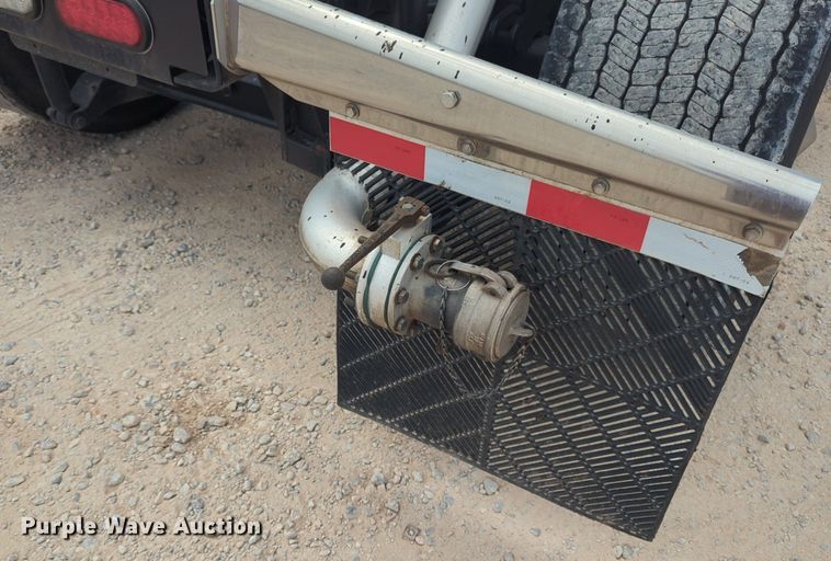 image for item NW9517 2020 Kenworth T680 semi truck