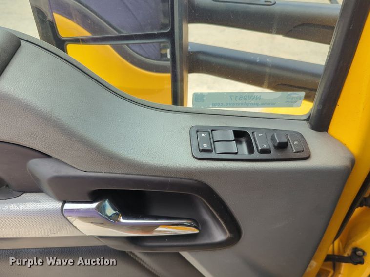 image for item NW9517 2020 Kenworth T680 semi truck