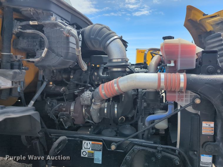 image for item NW9517 2020 Kenworth T680 semi truck