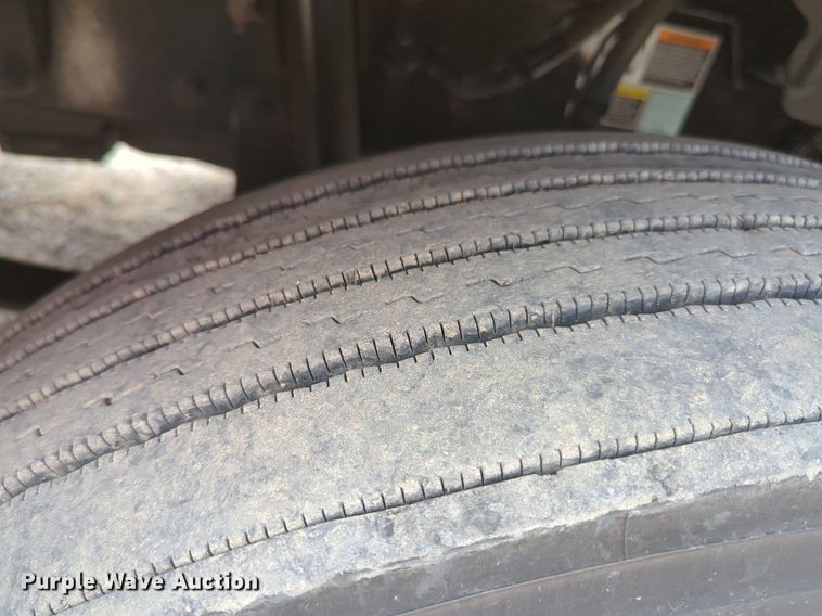 image for item NW9517 2020 Kenworth T680 semi truck