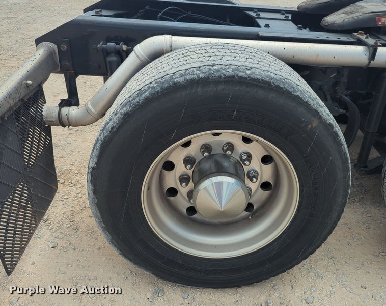 image for item NW9517 2020 Kenworth T680 semi truck