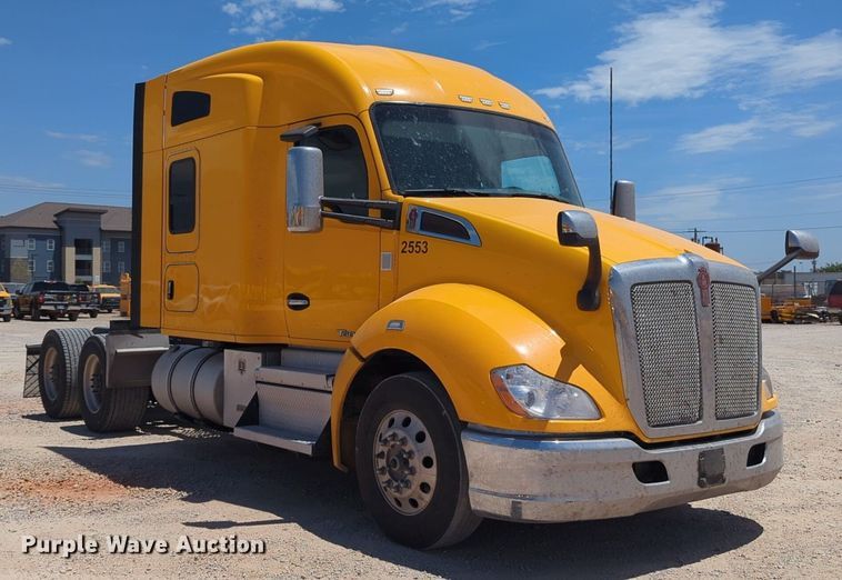 image for item NW9518 2019 Kenworth  T680 semi truck